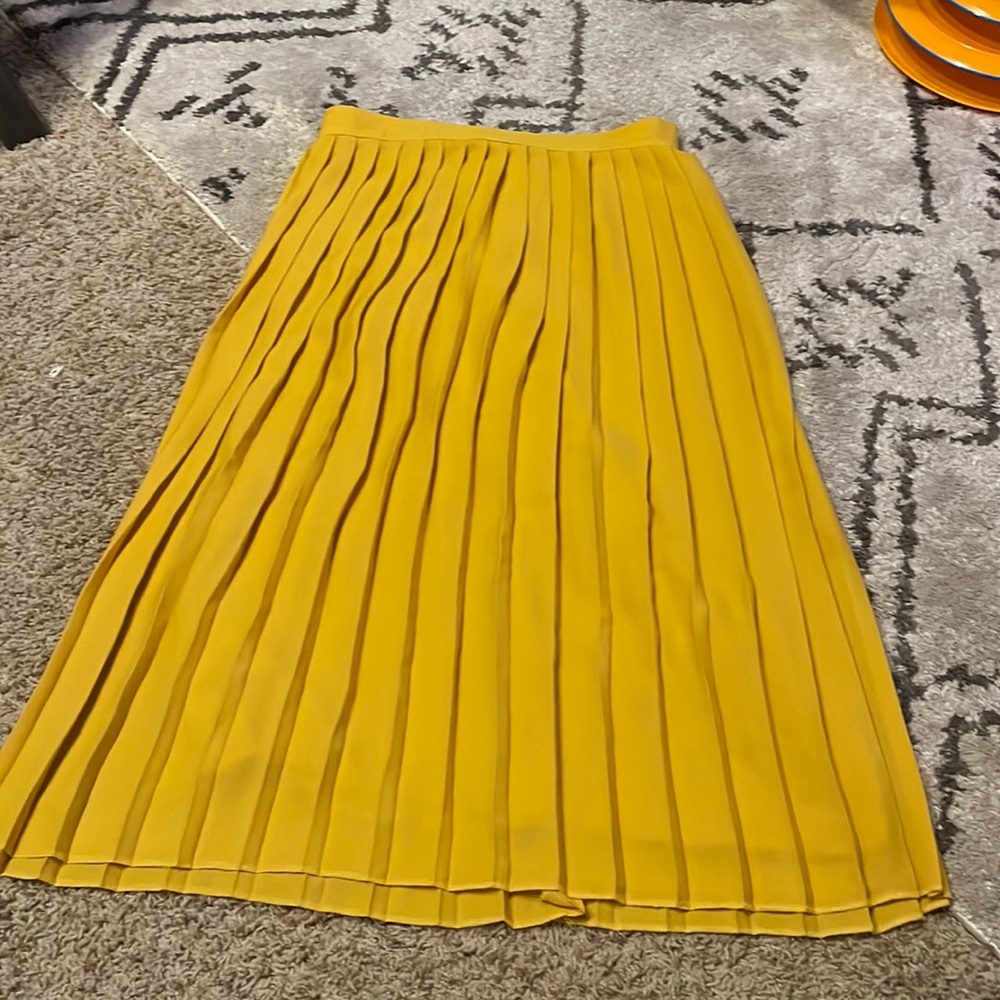 Yellow skirt